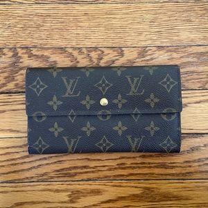 Louis Vuitton Monogram International Wallet